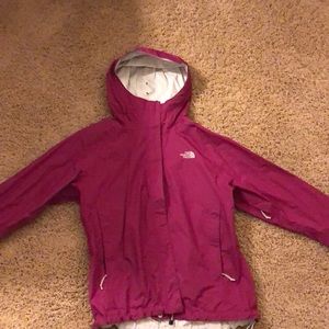 North face women’s windbreaker/rain jacket